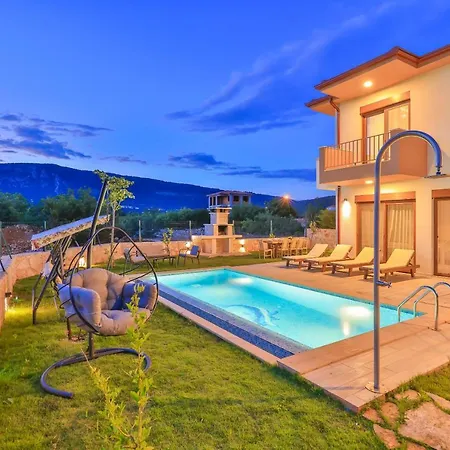 With Private Pool And Amazing View In Villa Kaş