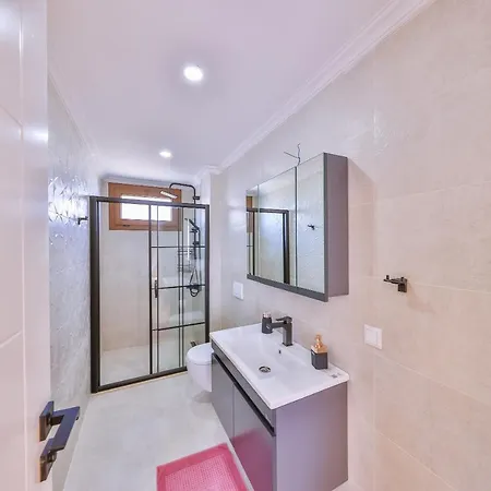With Private Pool And Amazing View In Villa Kaş